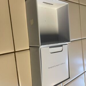 Apple AirPods 4 (ANC)
opened once, in perfect condition